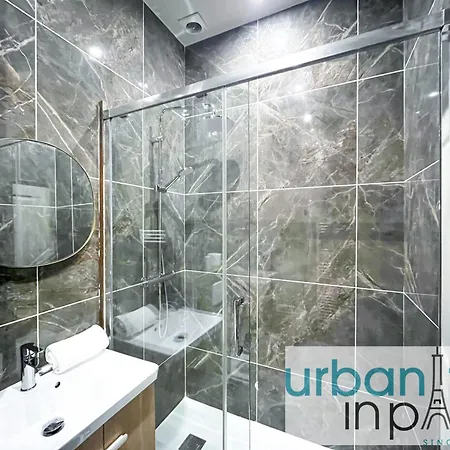 Apartment Urban Flat 63 - 3 Bedrooms Flat Champs-elysees Mermoz Paris